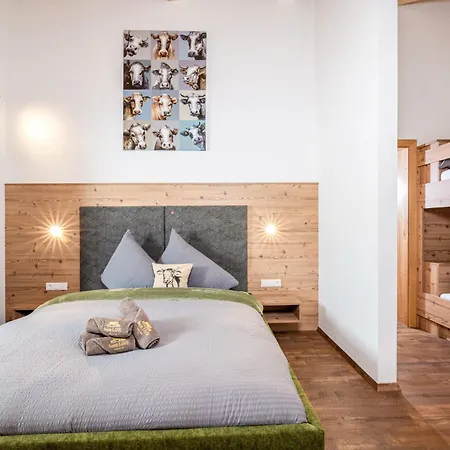 Beim Lois Isskogelblick - An Alpenluxus Appartement, Zillertal アパート
