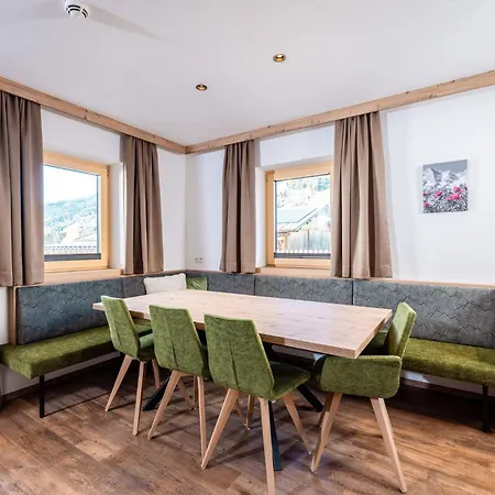 アパート Beim Lois Isskogelblick - An Alpenluxus Appartement, Zillertal ゲルロス