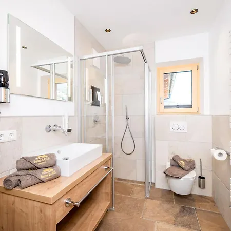 Dom wakacyjny Beim Lois Isskogelblick - 2 Floors & Sauna Access *