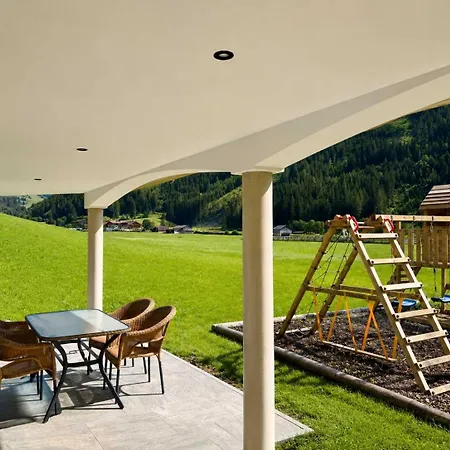 Dom wakacyjny Beim Lois Isskogelblick - 2 Floors & Sauna Access *